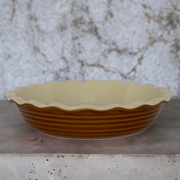 Emile Henry 10” Round Ruffled-Edge Pie Plate Pie Dish - Picture 9 of 9